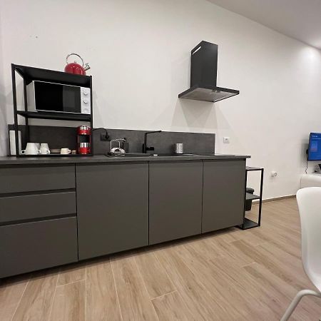 Citywise Vittorio - Independent Apartment Near Bari Central Station エクステリア 写真