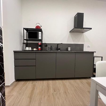 Citywise Vittorio - Independent Apartment Near Bari Central Station エクステリア 写真