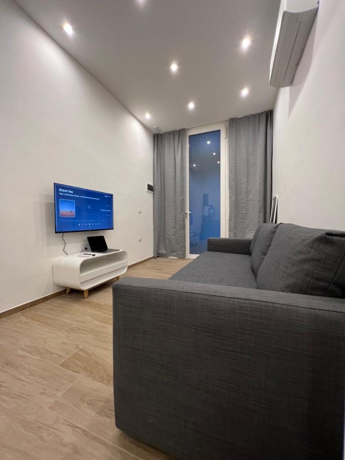 Citywise Vittorio - Independent Apartment Near Bari Central Station エクステリア 写真